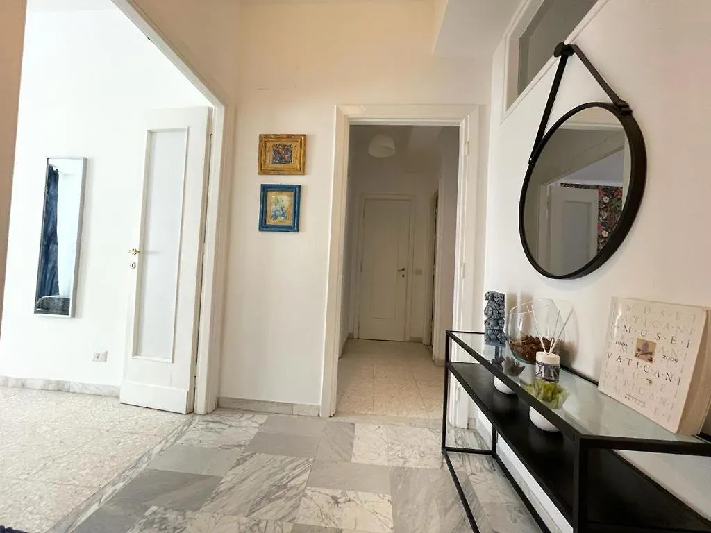 Forty1 Apartment Near Metro Cipro Rome Italy